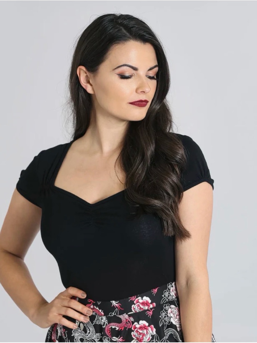 🖤✨Hell Bunny Short Sleeve V-Neck Top with Front Ruched Detail